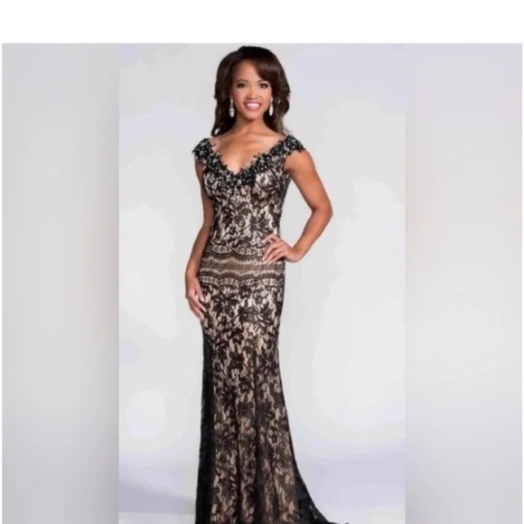 NWT Stunning Black & Champagne Sheath Lace Backless Sleeveless Gown With V-Neck - Picture 8 of 9